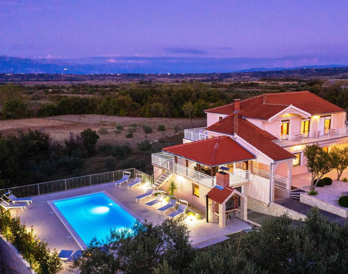 Vila Luna Apartments Задар Экстерьер фото