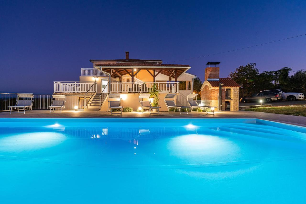 Vila Luna Apartments Задар Экстерьер фото