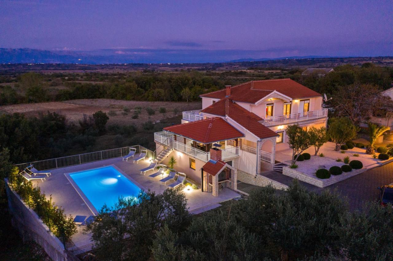 Vila Luna Apartments Задар Экстерьер фото