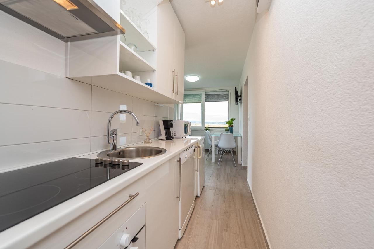 Vila Luna Apartments Задар Экстерьер фото