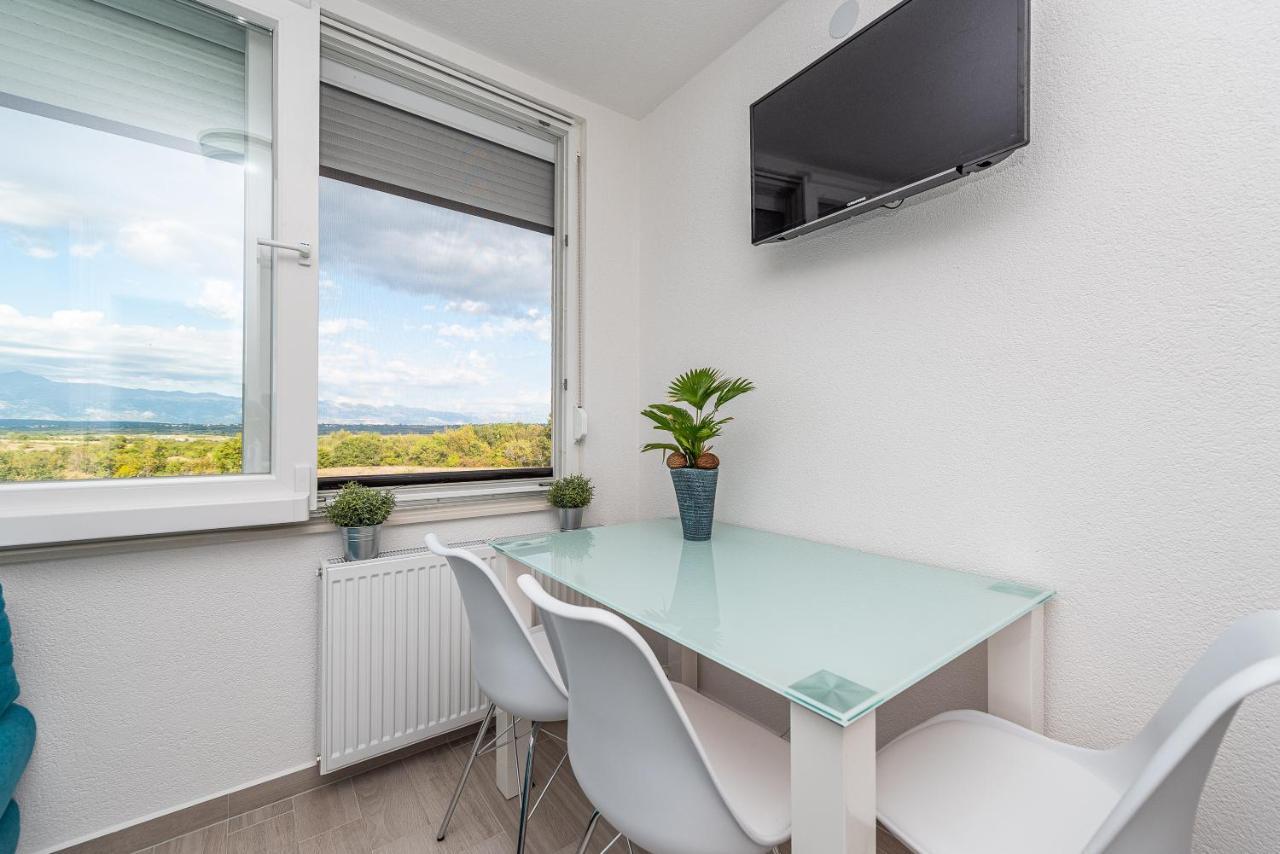 Vila Luna Apartments Задар Экстерьер фото