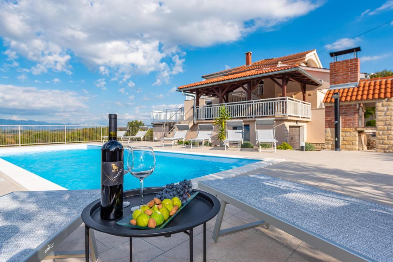 Vila Luna Apartments Задар Экстерьер фото