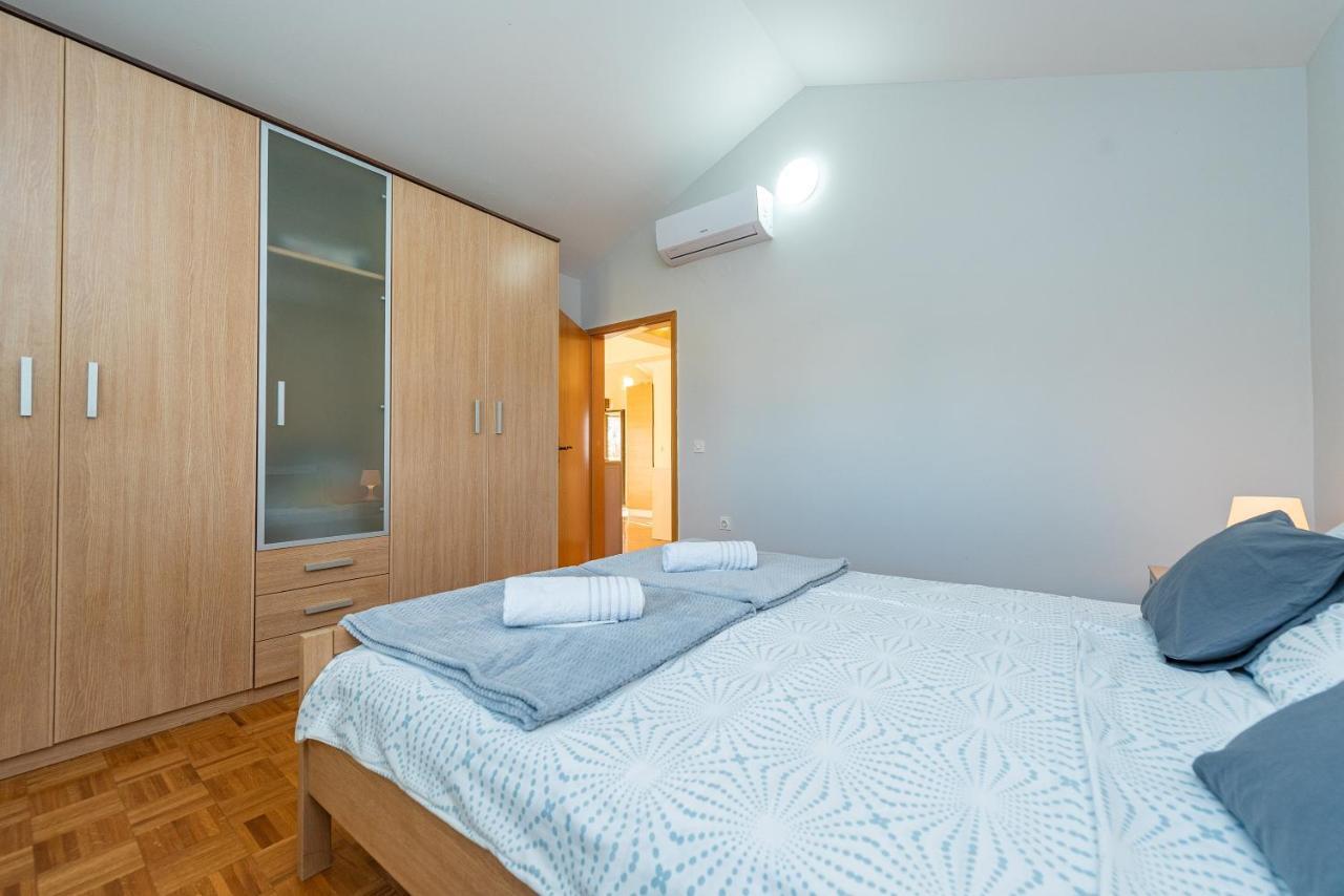 Vila Luna Apartments Задар Экстерьер фото