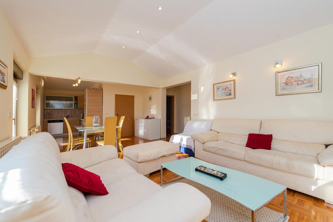 Vila Luna Apartments Задар Экстерьер фото