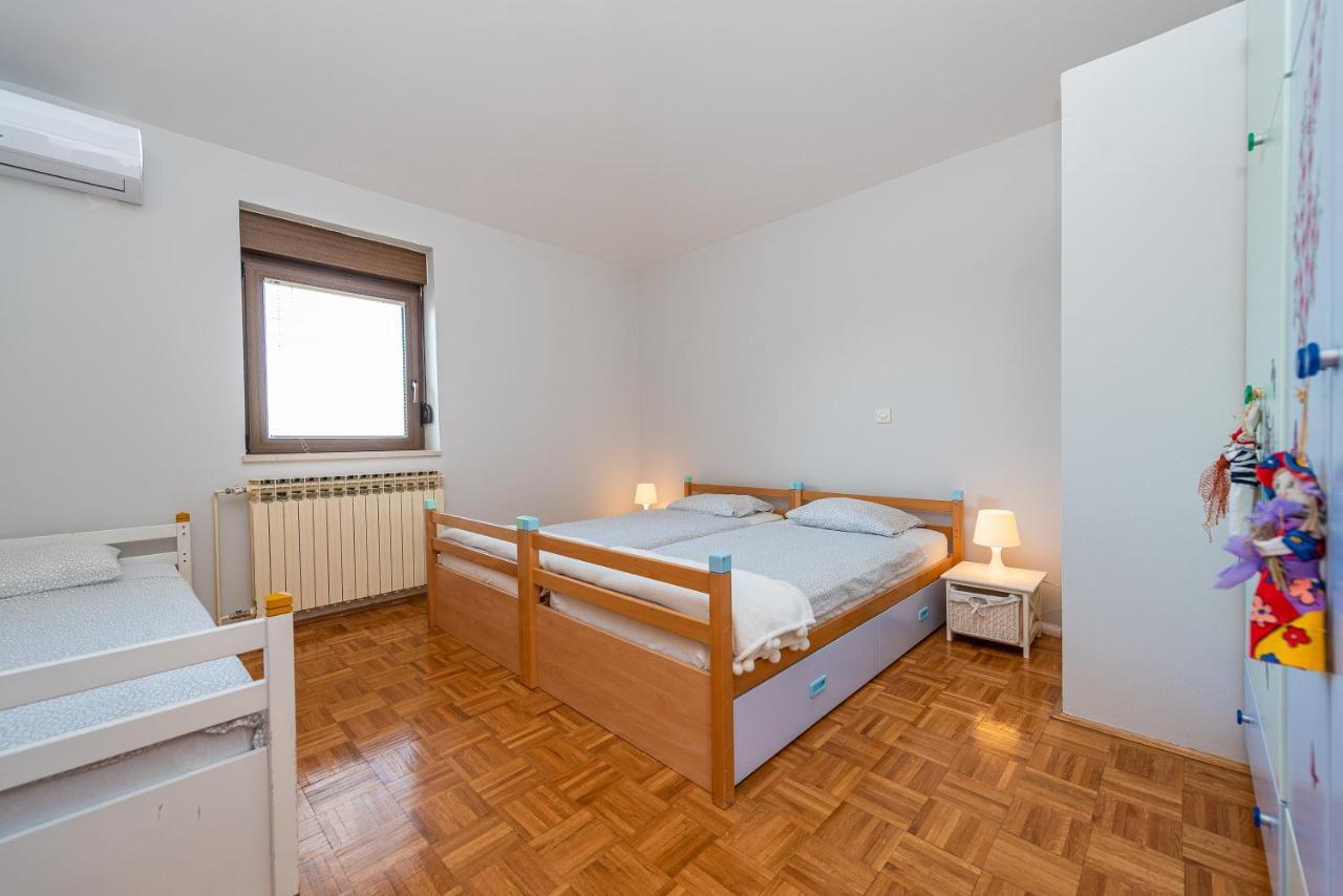 Vila Luna Apartments Задар Экстерьер фото