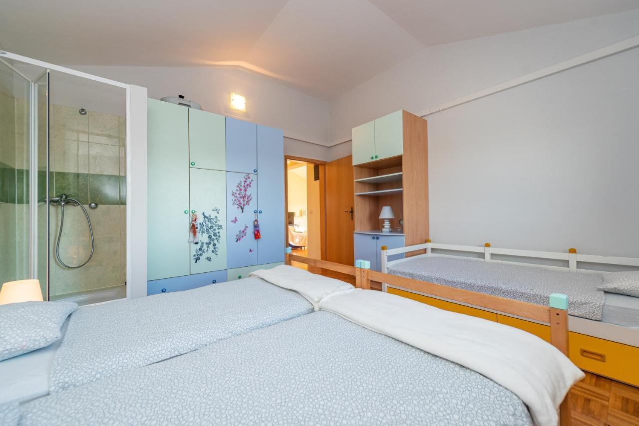 Vila Luna Apartments Задар Экстерьер фото