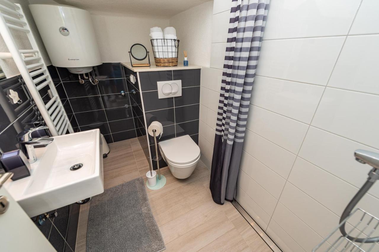Vila Luna Apartments Задар Экстерьер фото