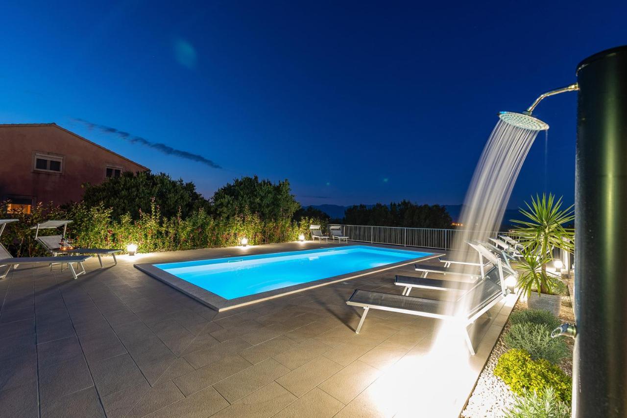 Vila Luna Apartments Задар Экстерьер фото
