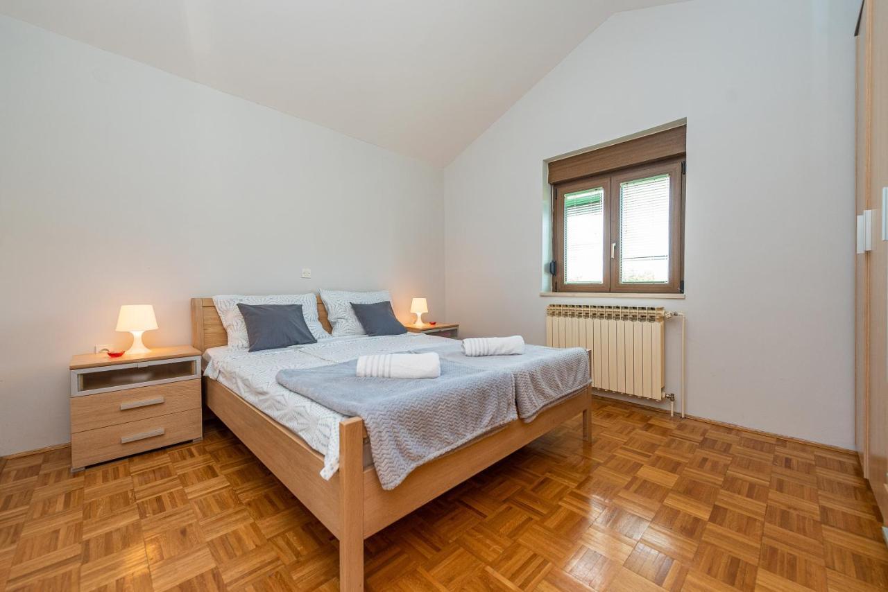 Vila Luna Apartments Задар Экстерьер фото